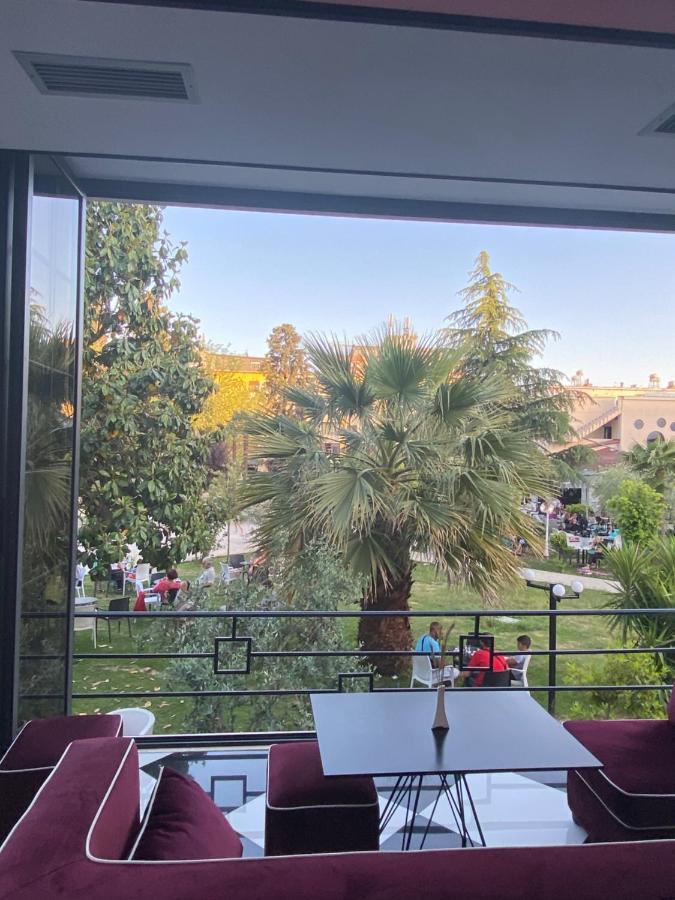 Garden Boutique Hotel Elbasan Buitenkant foto