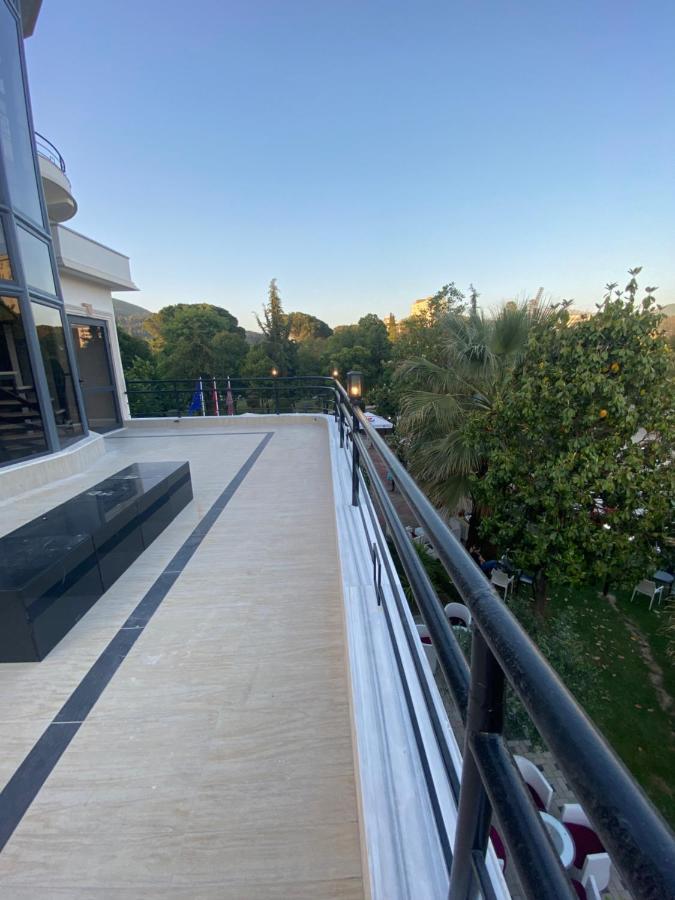Garden Boutique Hotel Elbasan Buitenkant foto