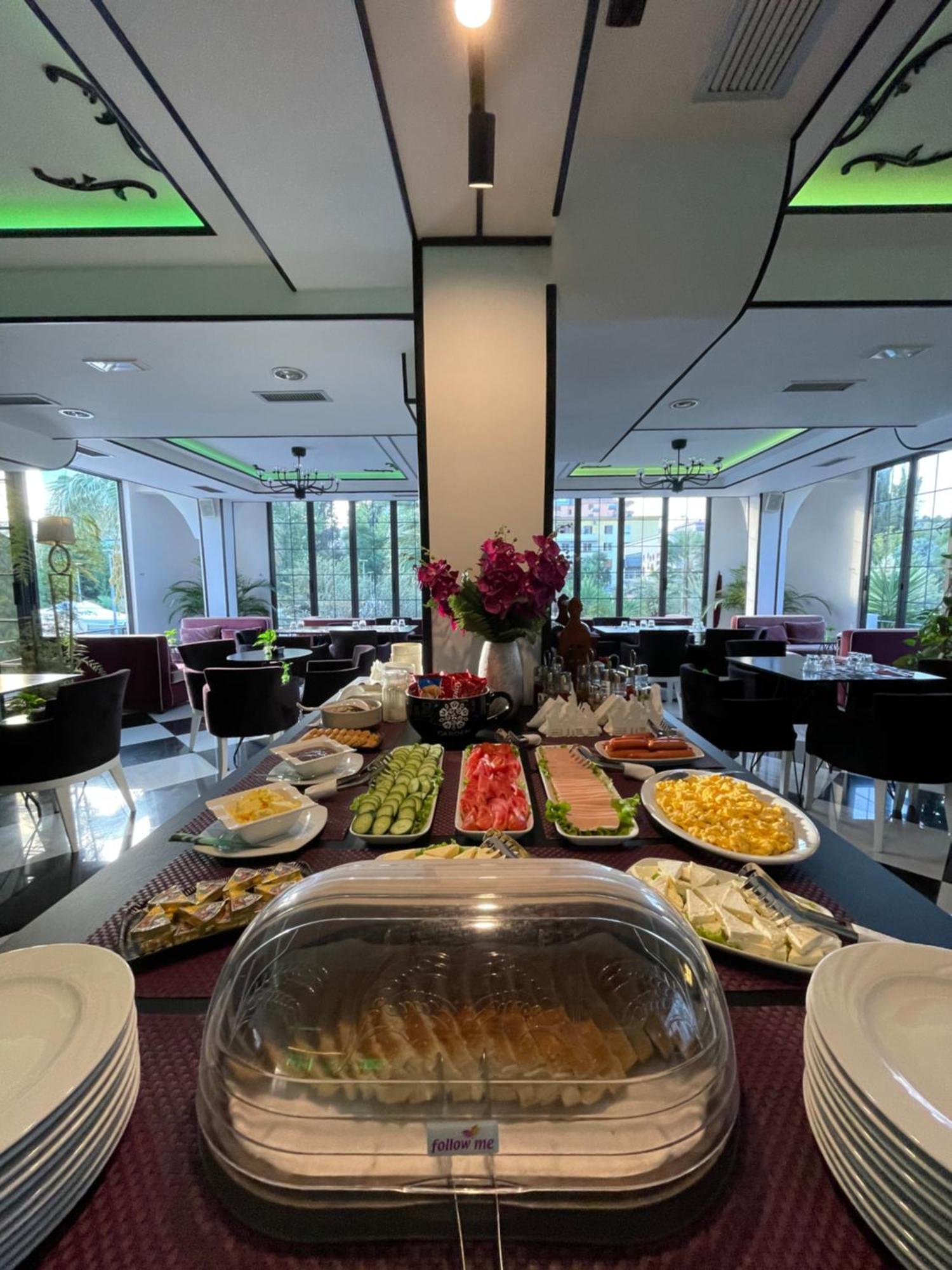 Garden Boutique Hotel Elbasan Buitenkant foto