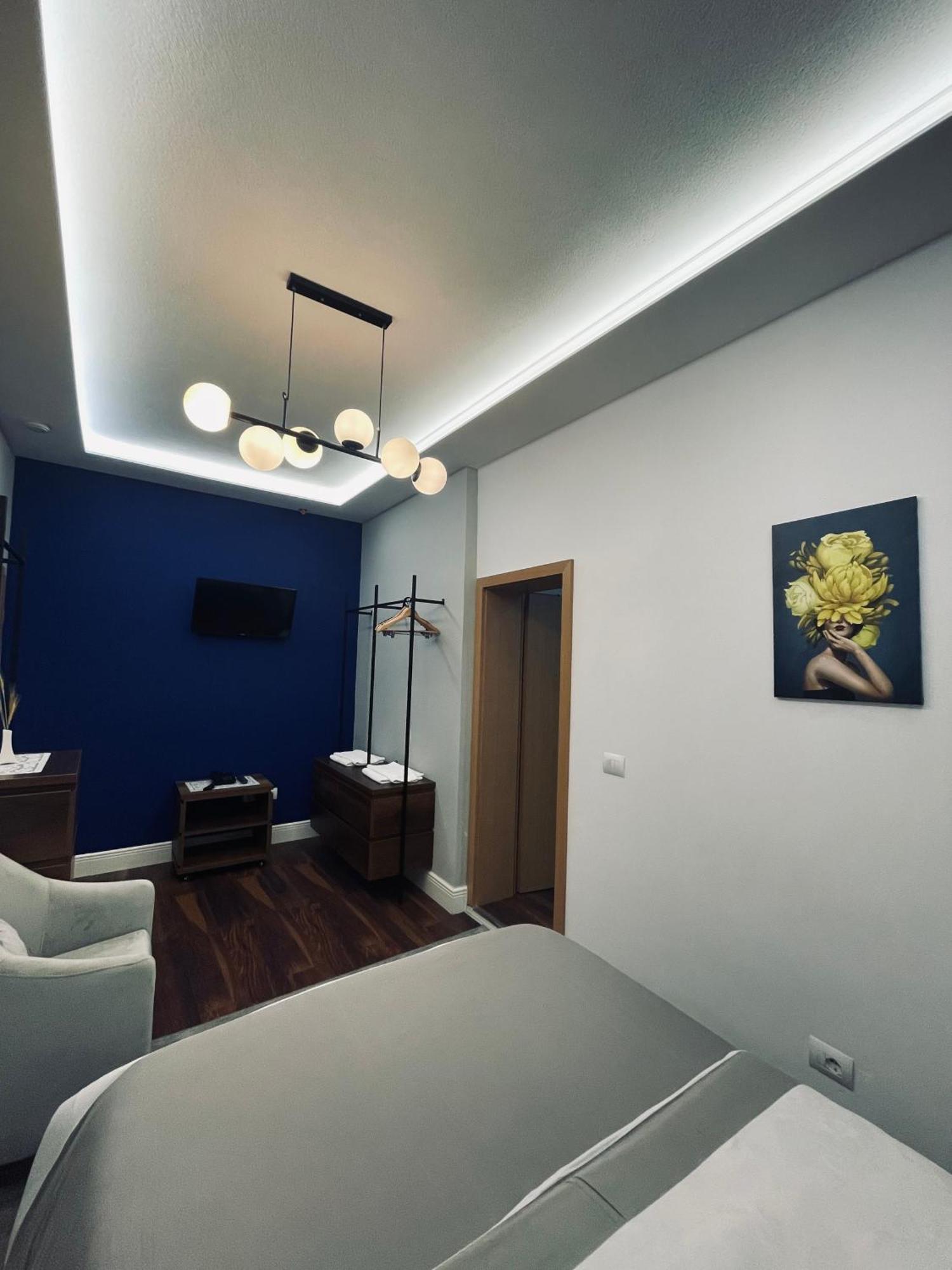Garden Boutique Hotel Elbasan Buitenkant foto