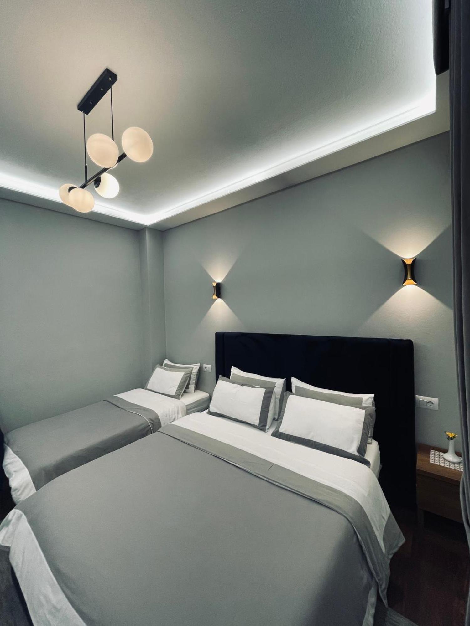 Garden Boutique Hotel Elbasan Buitenkant foto