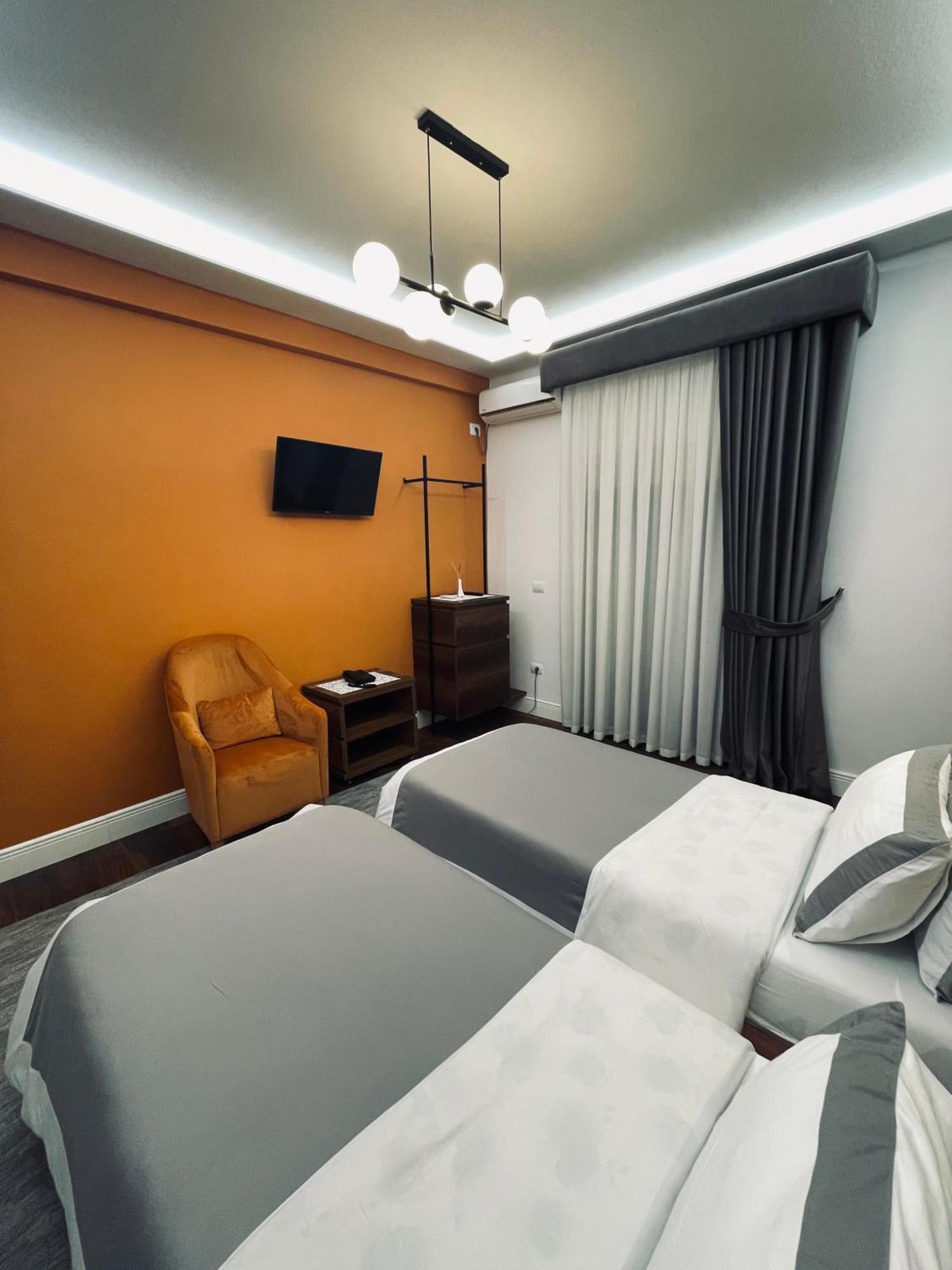 Garden Boutique Hotel Elbasan Buitenkant foto